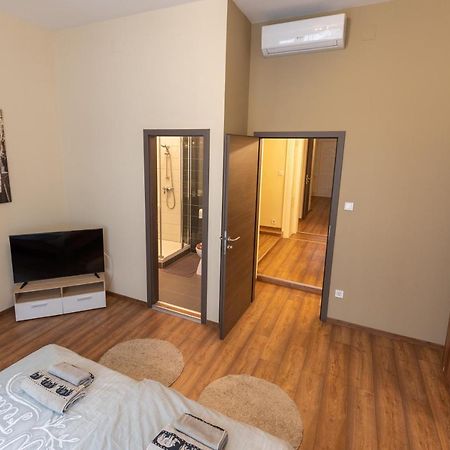 Wiky'S Apartman With 3Bathrooms Budapest Exteriör bild