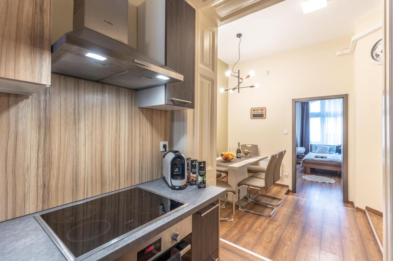 Wiky'S Apartman With 3Bathrooms Budapest Exteriör bild